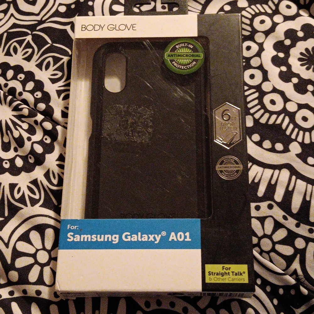 Body Glove Samsung Galaxy A01 phone case in black